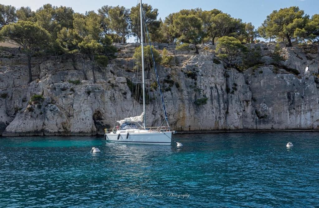 La Maison De Doms Avec Jacuzzi Et Vue Mer Cassis Exterior foto
